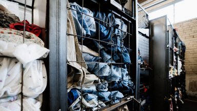Švenčionyse surinkta tekstilė nuo šiol vežama į rūšiavimo centrą Vilniuje