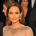 A. Jolie dėstys Londono ekonomikos mokykloje