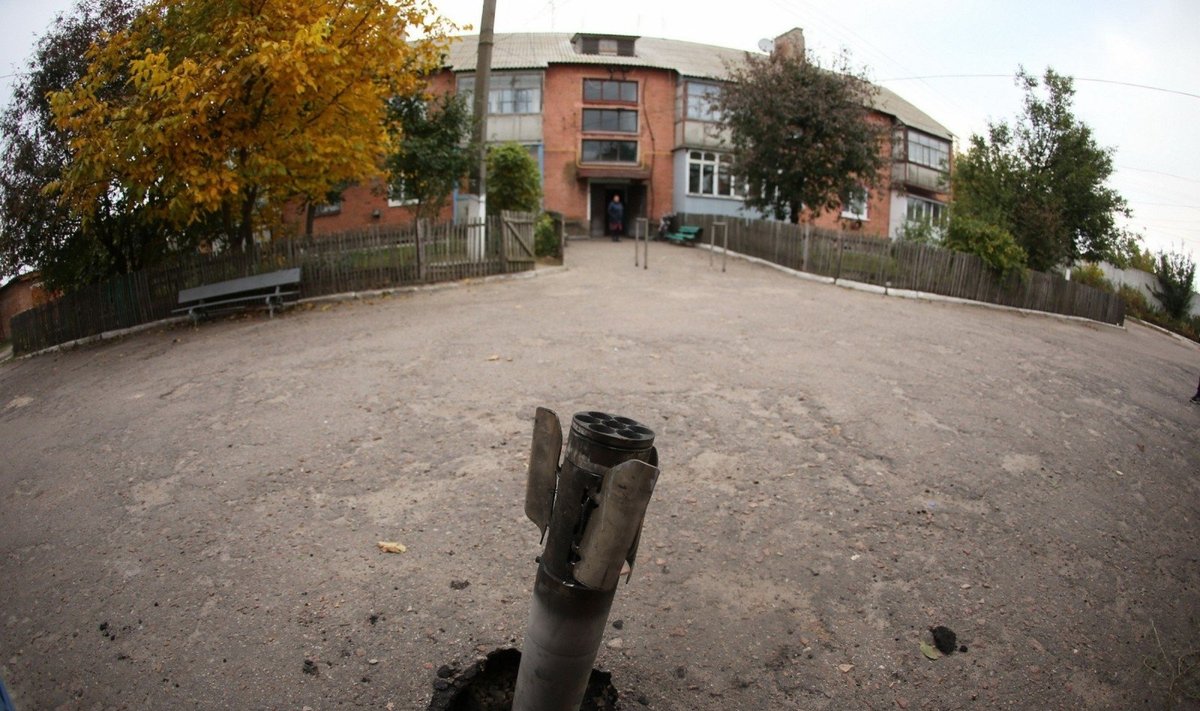 Sprogus amunicijos sandėliui Černigove po apylinkes pasklido sprogusių ginklų skeveldros