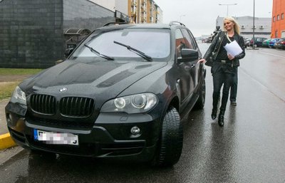 Vitos Jakutienės automobilis BMW X5, kuriame Justas Jakutis buvo įmontavęs pasiklausymo aparatūrą