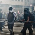 Riaušės Romoje: į policiją lėkė Molotovo kokteiliai ir savadarbės bombos