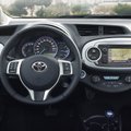 „Toyota” automobiliuose įdiegs belaidį telefono kroviklį