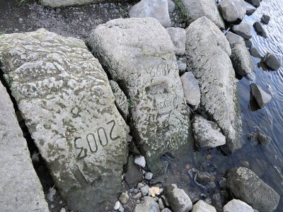 Bado akmenys Europos upėse žymi praeityje buvusius sunkius laikus ir perspėja apie badą ateities kartas. B. Gross nuotr..