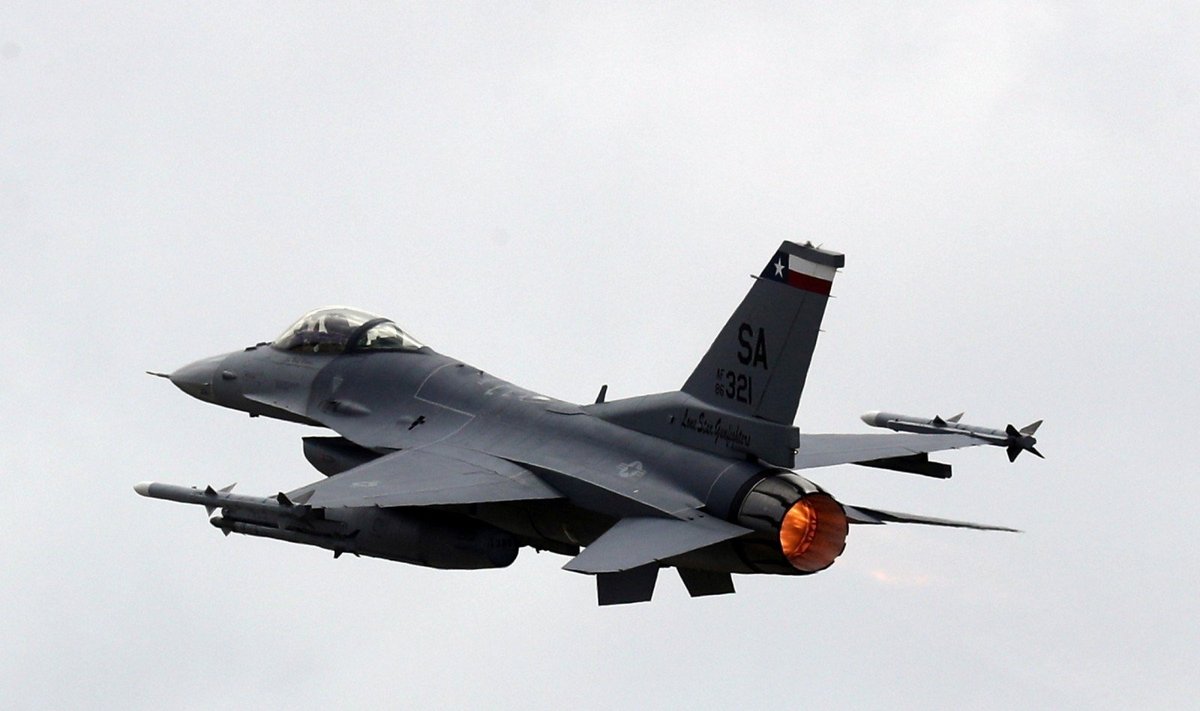 F-16 versija