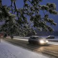 Kelininkai įspėja rytų Lietuvos gyventojus: eismo sąlygos išlieka pavojingos, slidžių ruožų yra visuose keliuose