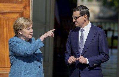 Merkel ir Morawieckis