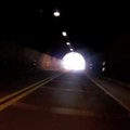 Kaip atrodo važiavimas ilgiausiu pasaulyje automobiliams skirtu tuneliu?