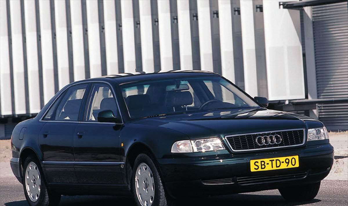 Audi A8 švenčia dvidešimties metų jubiliejų