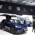 „Tesla“ kol kas atsisako planų plėsti gamyklą