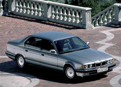 BMW 750iL (1987 m.)