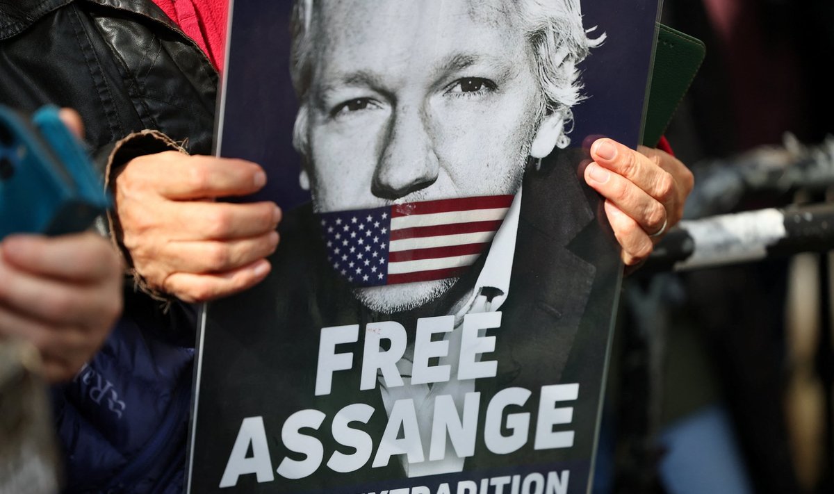 JK teisėjai atidėjo sprendimą dėl J. Assange'o ekstradicijos