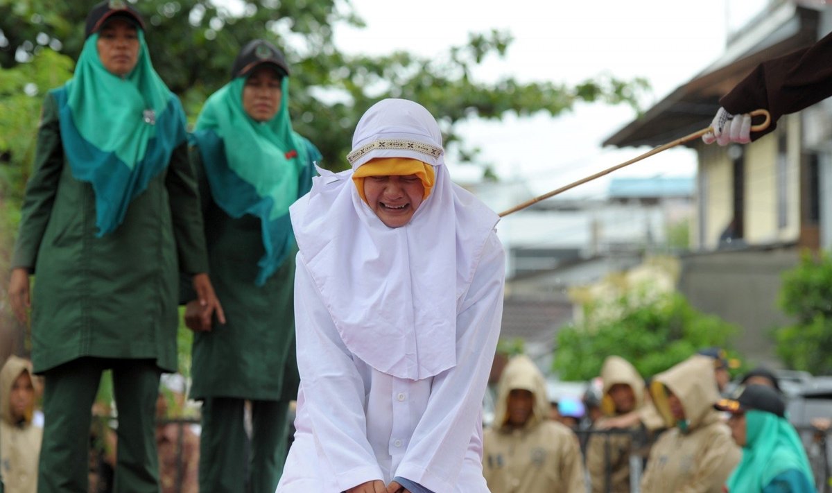 Indonezijoje nuplakta moteris