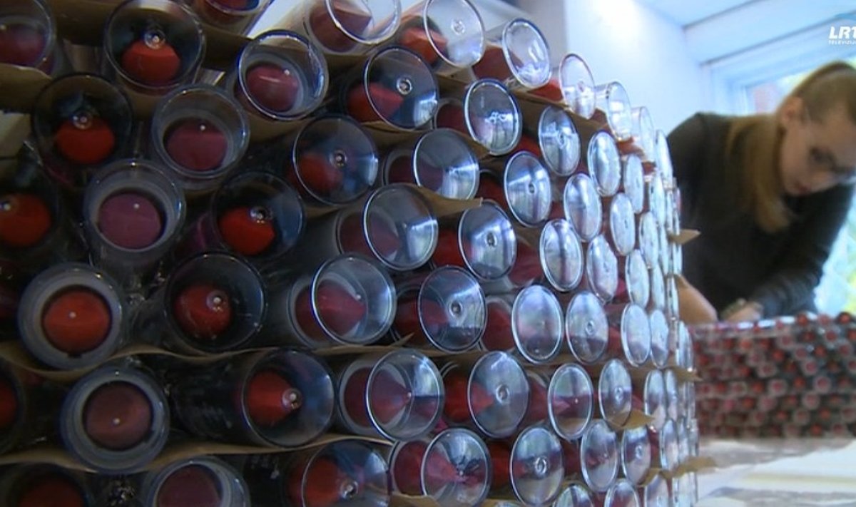 Construction of lipstick tower. Photo LRT