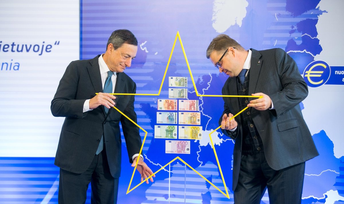 ECB President Mario Draghi and Bank of Lithuania Governor Vitas Vasiliauskas