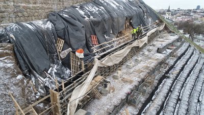 Gelžbetoninių sijų (rostverkų) remonto darbai. 2018 m. sausio mėn. (UAB Rekreacinė statyba nuotr.)