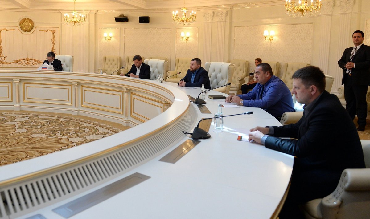 Derybos Minske