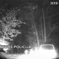 Nufilmuotos gaudynės Klaipėdos rajone: miške vagys šoko iš automobilio, bet pabėgti jiems nepavyko