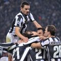 Italijoje „Juventus“ futbolininkai sutriuškino varžovus, o „Lazio“ klubas prarado du taškus