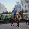 Neįprastas Turkmėnistano prezidento gyvenimas: kai kurios idėjos verčia kvatoti