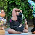 Šokiruojantis lankstumas: jei seksualia joga užsiimti gali ji, galite ir jūs FOTO