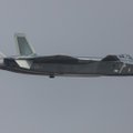 Kinija pirmą kartą viešai pademonstravo „J-20“ naikintuvą