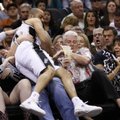 NBA: L. Jamesas ir T. Parkeris pabuvojo tribūnose, o „Heat“ ir „Spurs“ toliau siautėja