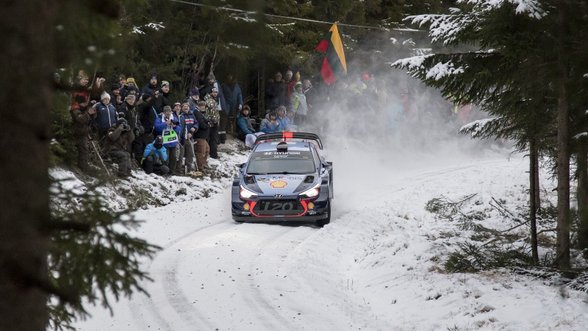 WRC: vėl avariją patyręs T. Neuville Švedijos ralyje prarado lyderio poziciją