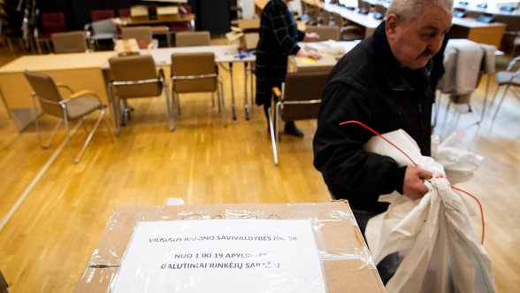 Chaos in Vilnius district with transfer of ballot papers averted