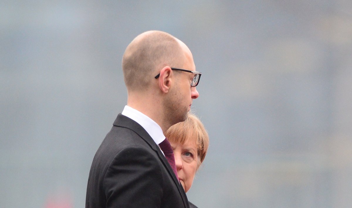 Arsenijus Jaceniukas susitinka su Angela Merkel