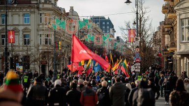 Apklausa: beveik kas septintas Lietuvos gyventojas situaciją šalyje vertina neigiamai