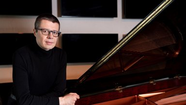 Lietuvos simfoninis pučiamųjų orkestras ir pianistas Dmitrijus Golovanovas pristato programą „Džiazo miestas“