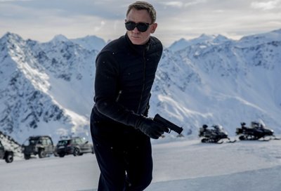 Jamesas Bondas (akt.Danielis Craigas) filme "007 spectre"