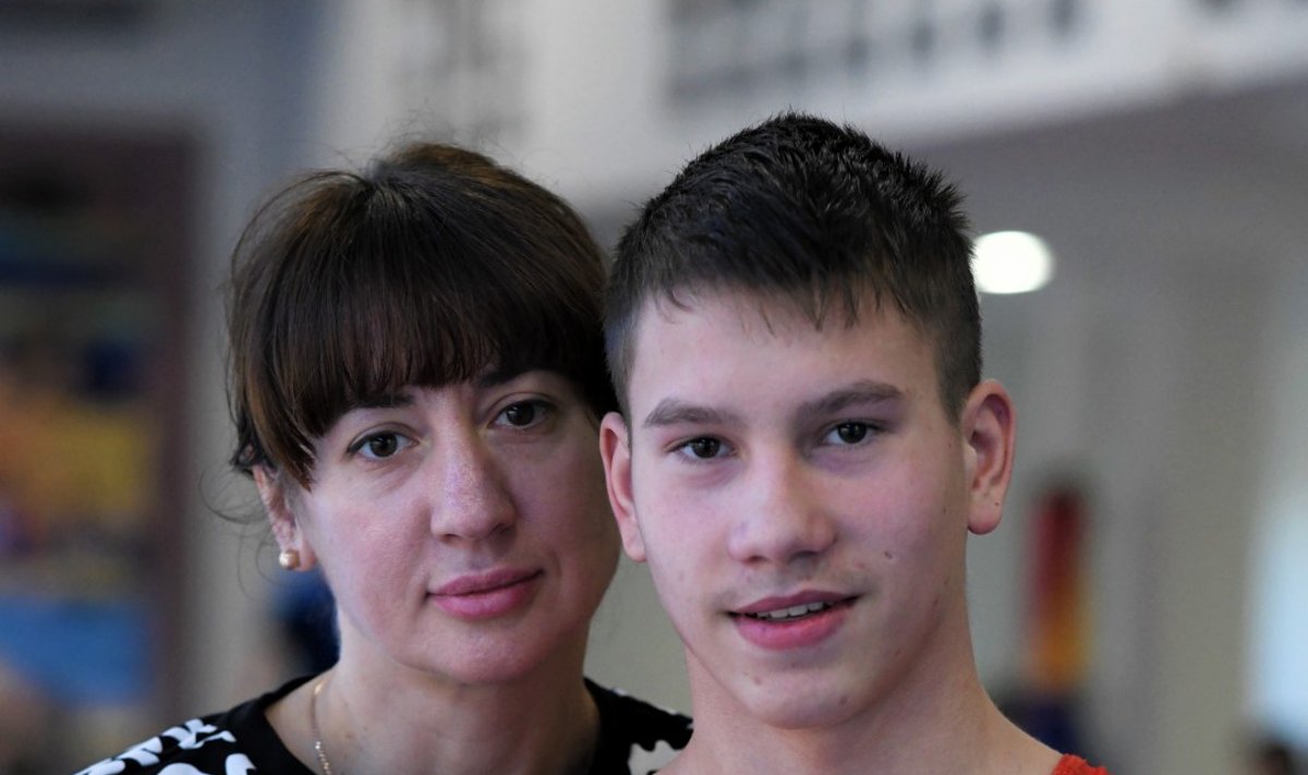 Sergejus Mendusas su mama / FOTO: imtynes.lt