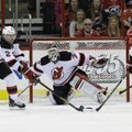 NHL čempionato rungtynėse „Devils“ komandos vartininkas pelnė įvartį
