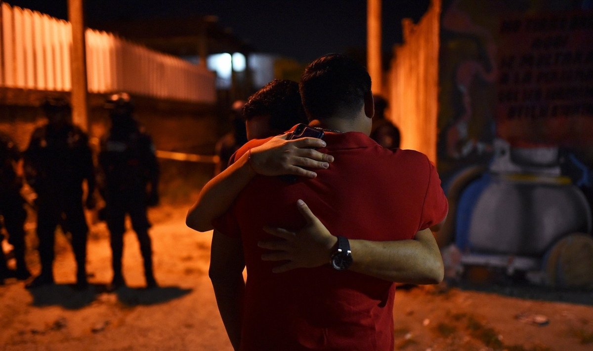 Nežinomi užpuolikai per šeimos vakarėlį Meksikoje nušovė 13 žmonių