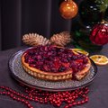 Varškės pyragas su vyšniomis – tikras žiemos desertas