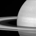 „Cassini“ zondas pradėjo artimesnę pažintį su Saturnu