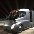 Liūdna žinia laukusiems elektrinio sunkvežimio „Tesla Semi“: ir vėl atidėjo pasirodymą