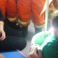 Kinijoje ugniagesiai iš skalbimo mašinos išvadavo dvimetę mergaitę