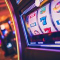 Verslas kritikuoja siūlymą dėl skirtingų A ir B lošimų automatų licencijų kainų