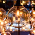 Mokslininkai: namuose šviečiančios lemputės gali būti grėsmingos
