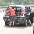 Saugos tarnybos automobilio sukeltos avarijos pasekmės: moteris ir 4 metų vaikas išvežti į ligoninę