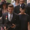 Į Vestminsterio abatiją renkasi karališkųjų vestuvių svečiai: Davidas ir Victoria Beckhamai