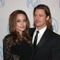 B. Pittas nesutinka su A. Jolie skyrybų sąlygomis: siekia neleisti vienai rūpintis vaikais