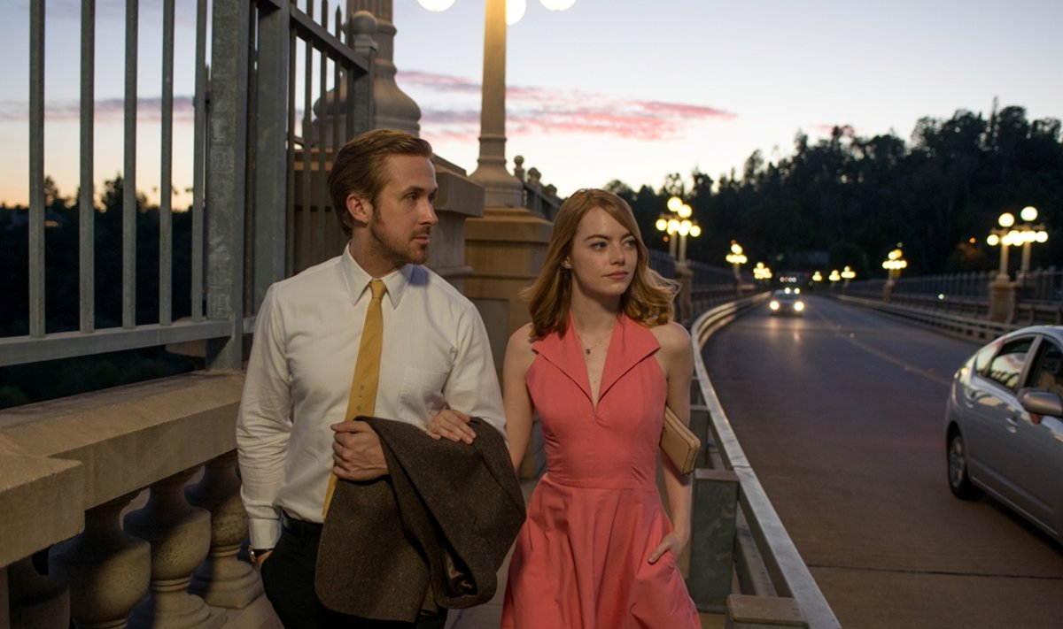 Ryanas Goslingas ir Emma Stone, kadras iš filmo "Kalifornijos svajos"