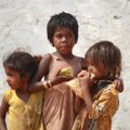 Žiauri Indijos lūšnynų gyventojų realybė: jei gimei luoša, gimei bloga