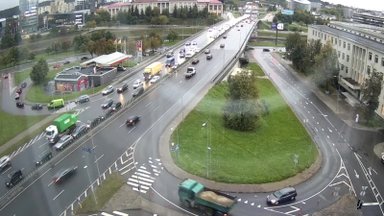 Įamžino 7 automobilių avariją Vilniuje: vairuotojai pamiršo vos vieną taisyklę