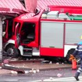 Lenkijoje ugniagesių gelbėtojų automobilis po avarijos rėžėsi į namą
