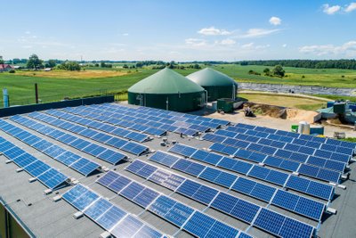 Biodujų jėgainės ir saulės elektrinės