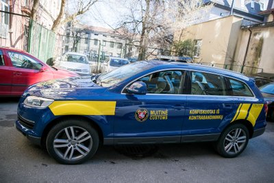 Muitinininkai naudos iš kontrabandininko konfiskuotą "Audi Q7"